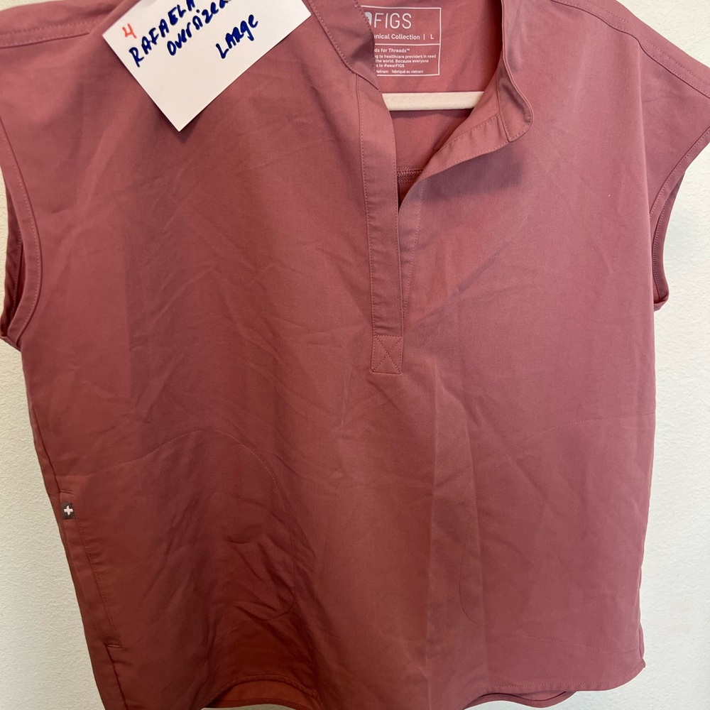 FIGS Mauve Rafaela top -women’s scrubs